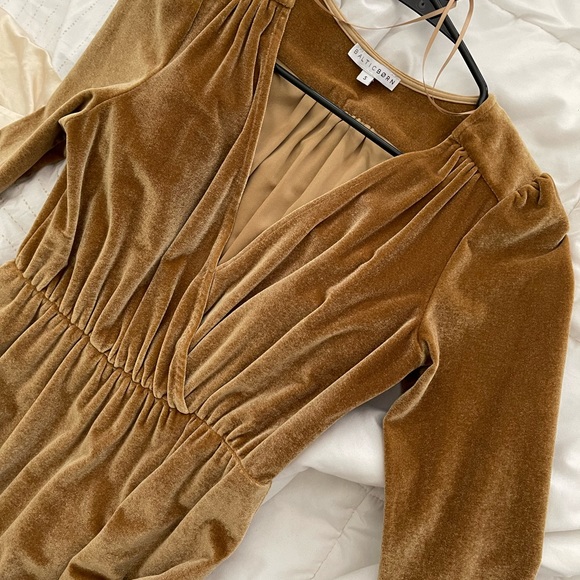 Baltic Born Sofia Gold Velvet Dress - Picture 3 of 4